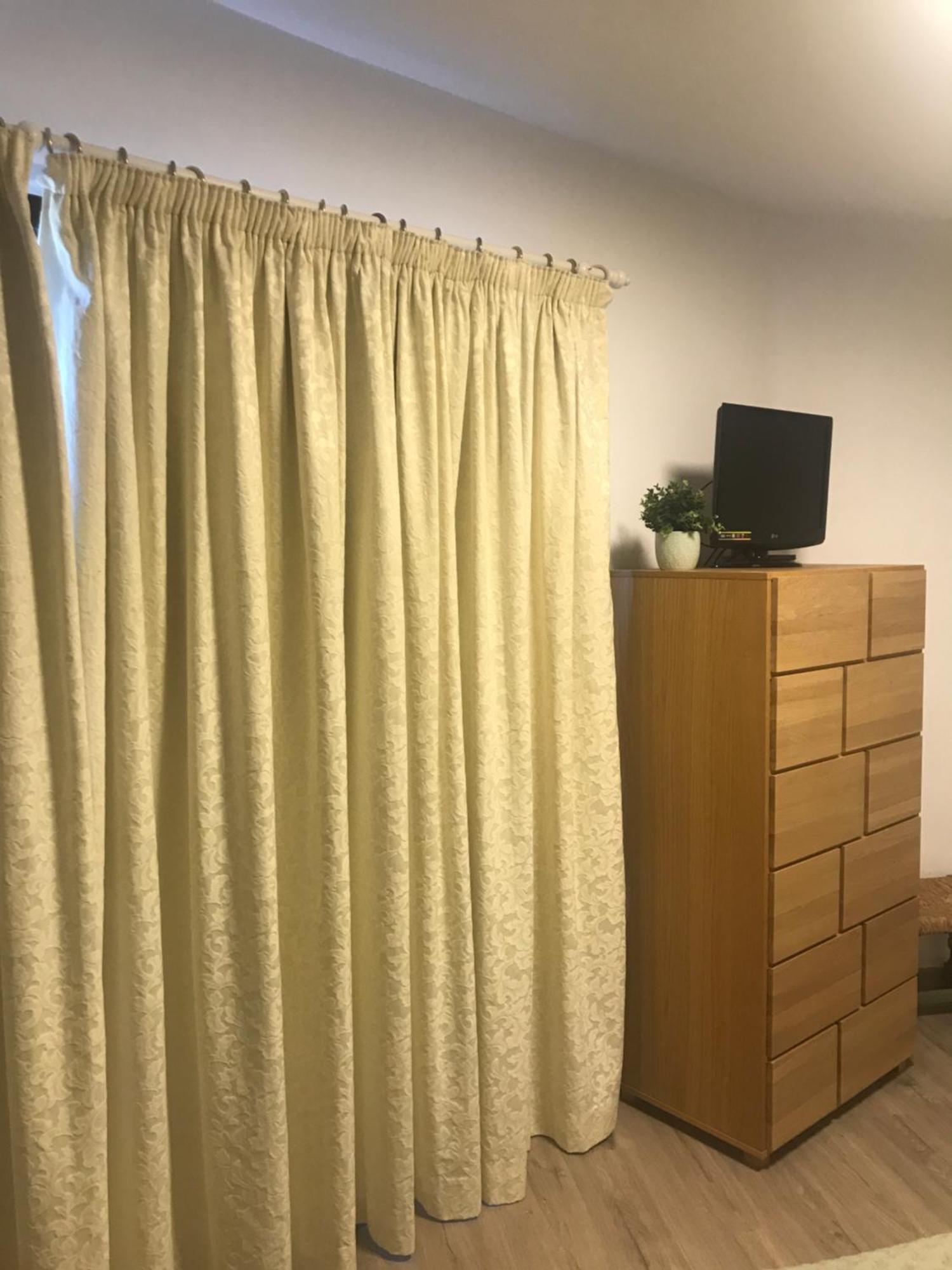 Habitacion Deluxe Con Bano Privado En Atalaya Apartagolf, Estepona Esterno foto